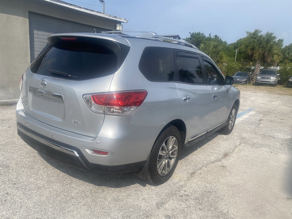 Used 2013 Nissan Pathfinder SL FWD image 7