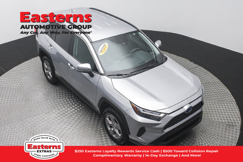 Used 2024 Toyota RAV4 XLE AWD/4WD image 4