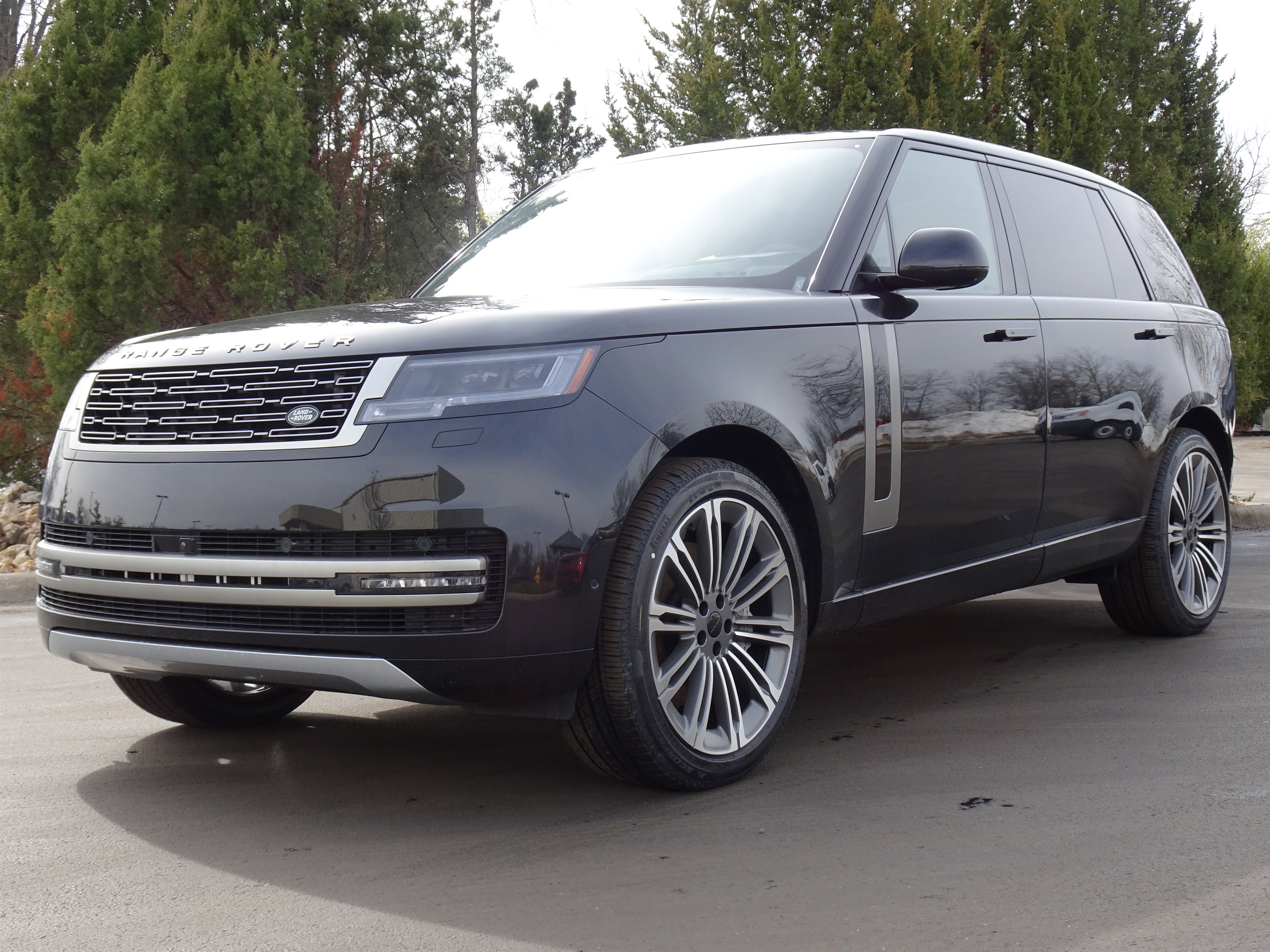 New 2026 Land Rover Range Rover Long Wheelbase SE image 6