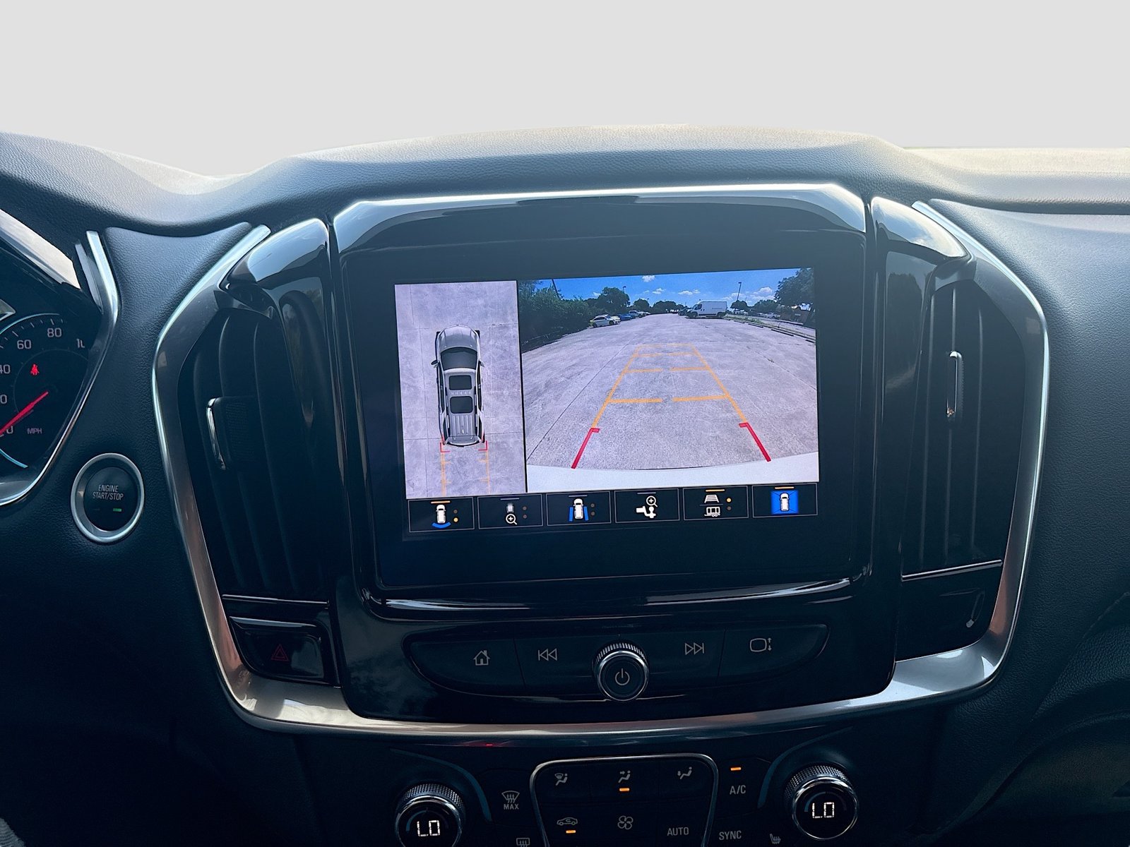 Used 2022 Chevrolet Traverse RS FWD image 13