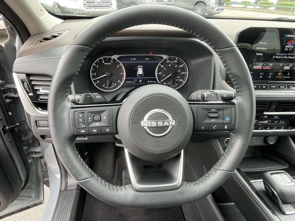 Used 2022 Nissan Rogue SL w/ SL Premium Package image 18