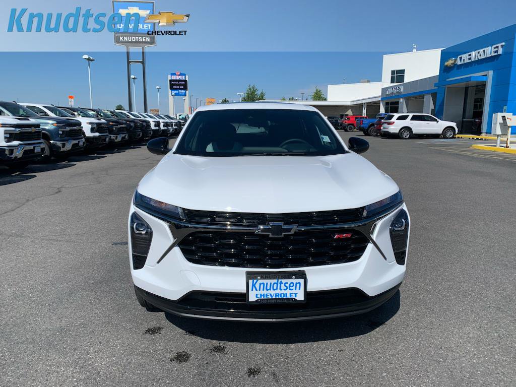 New 2026 Chevrolet Trax RS w/ Sunroof Package FWD image 2