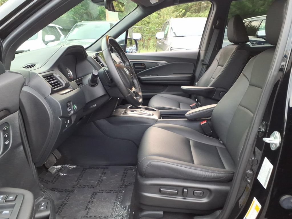 Used 2023 Honda Passport EX-L image 12