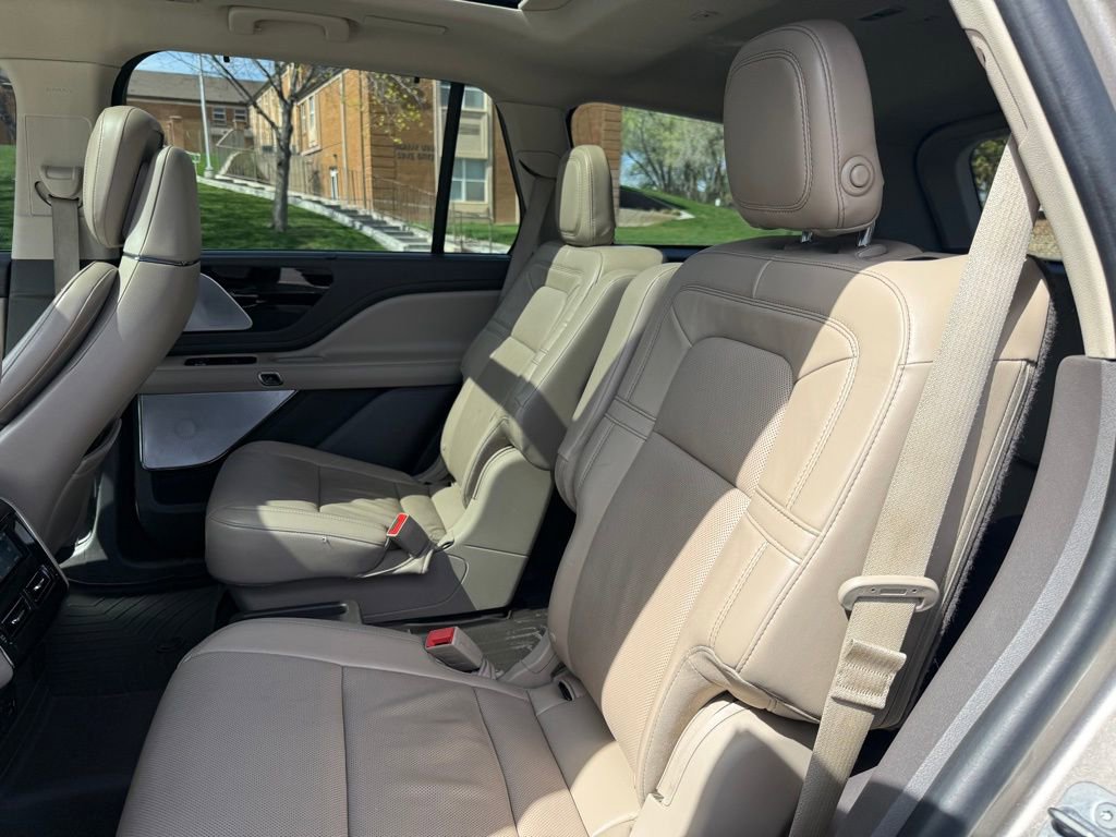 Used 2020 Lincoln Aviator Reserve w/ Equipment Group 202A image 15