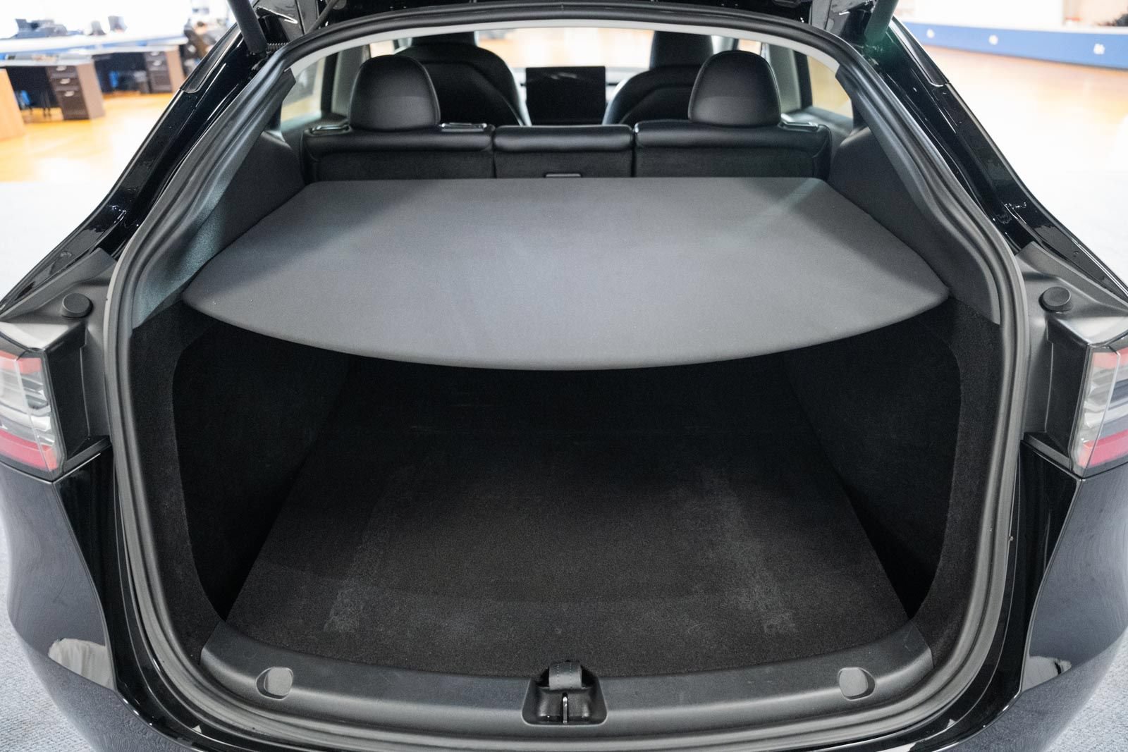Used 2024 Tesla Model Y Long Range AWD/4WD image 9