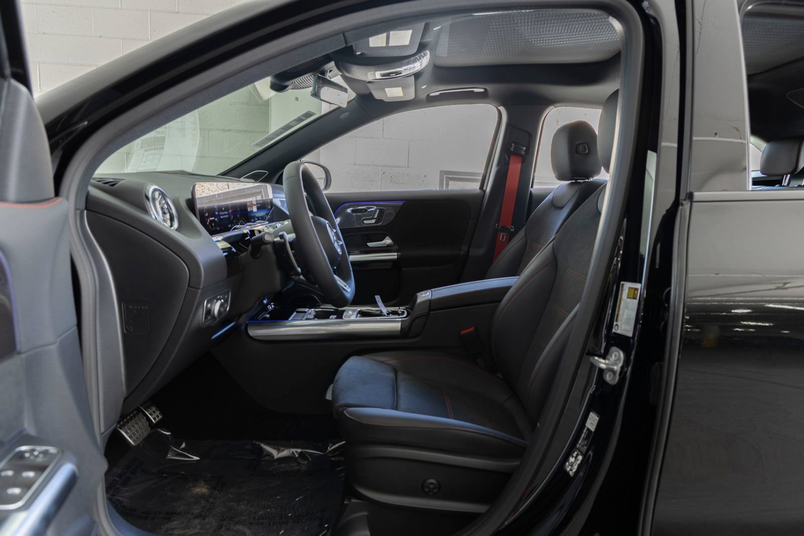 New 2026 Mercedes-Benz GLA 35 AMG 4MATIC image 14