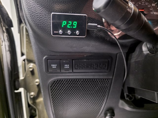 Used 2015 Jeep Wrangler Unlimited Rubicon w/ Max Tow Package AWD/4WD image 18
