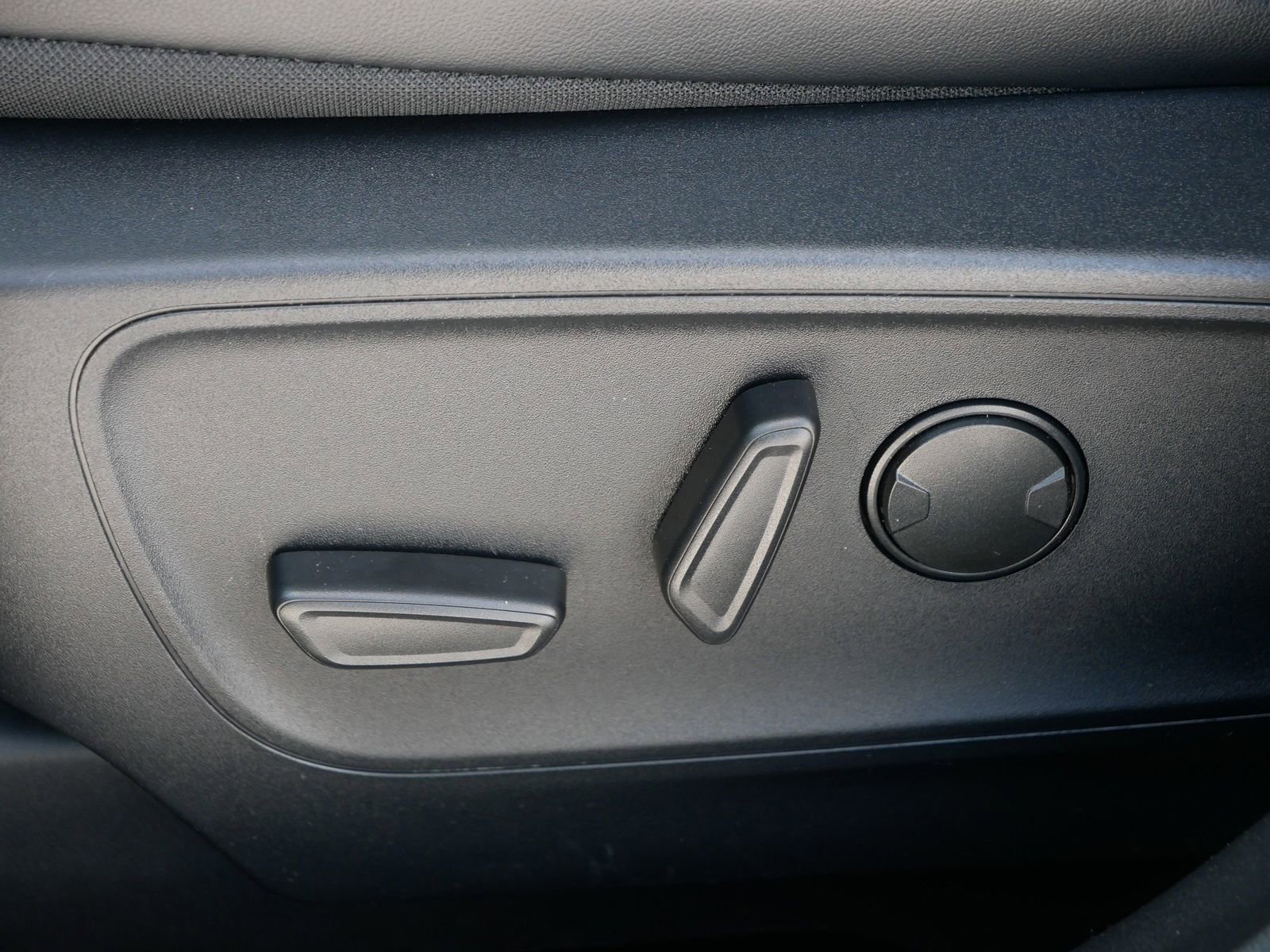 Certified 2025 Ford Escape ST-Line image 15