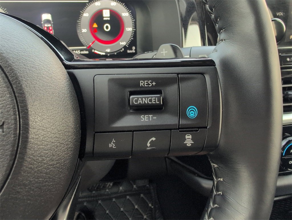 Used 2024 Nissan Pathfinder Platinum image 19