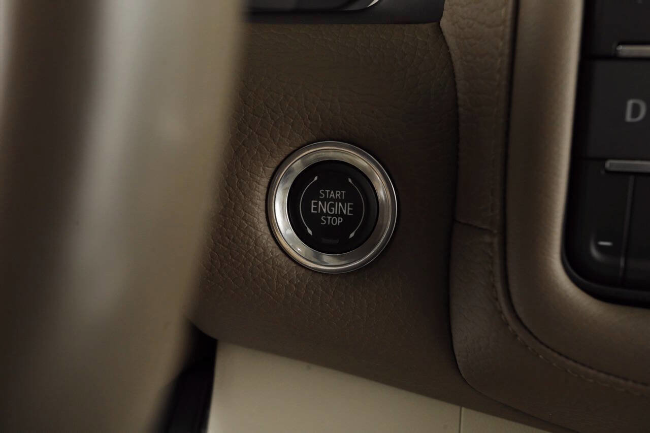 Used 2021 GMC Yukon Denali w/ Denali Premium Package image 25