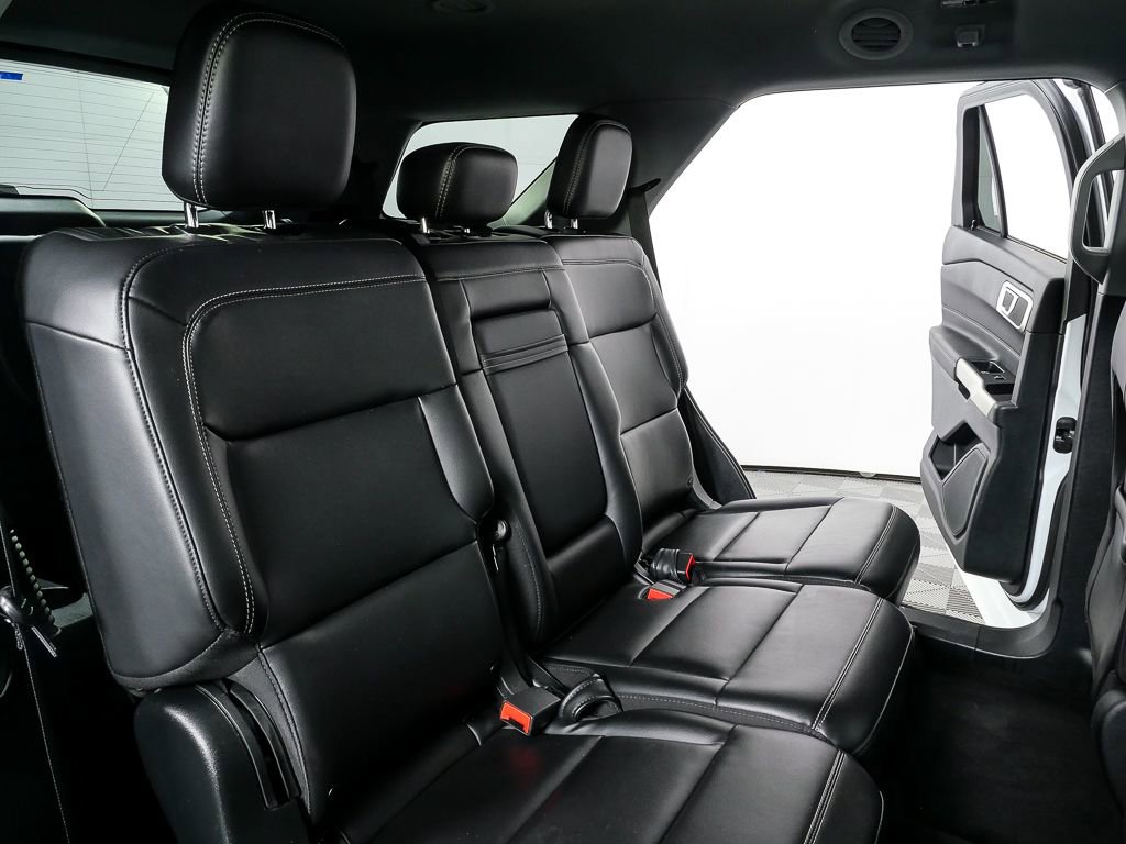 Used 2023 Ford Explorer XLT w/ Equipment Group 202A image 19