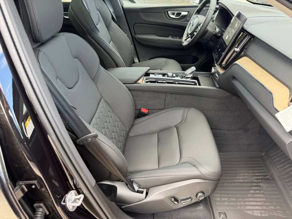 New 2026 Volvo XC60 T8 Plus w/ Protection Package Premier AWD/4WD image 9