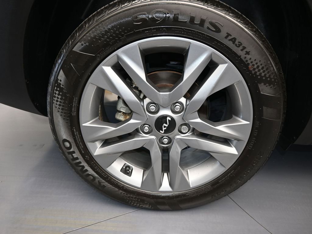 Used 2023 Kia Seltos S image 34
