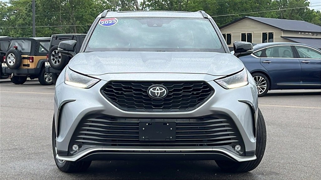 Used 2022 Toyota Highlander XSE image 3