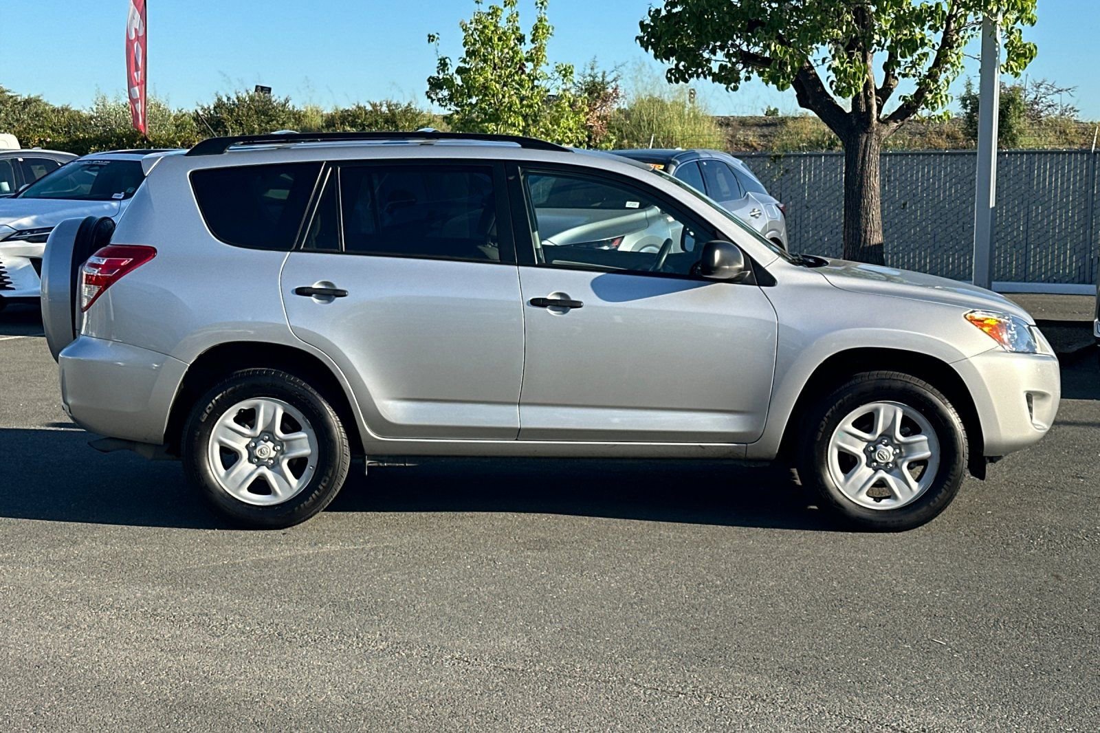 Used 2012 Toyota RAV4 FWD w/ Value Pkg image 3