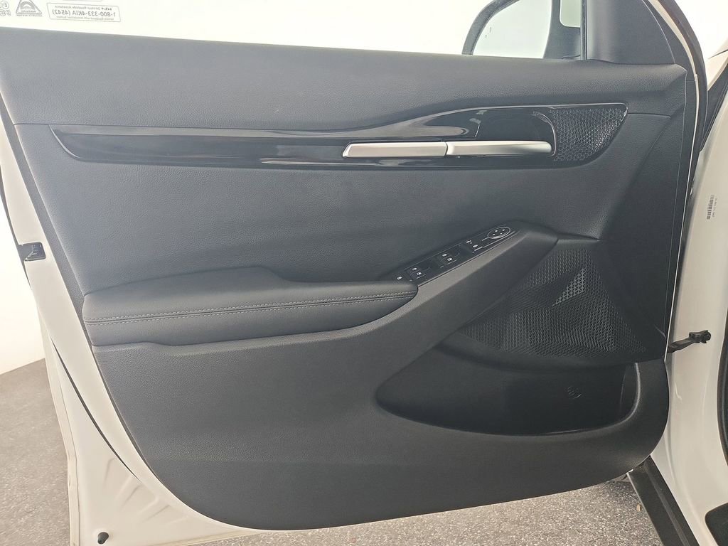 Used 2025 Kia Seltos S image 28