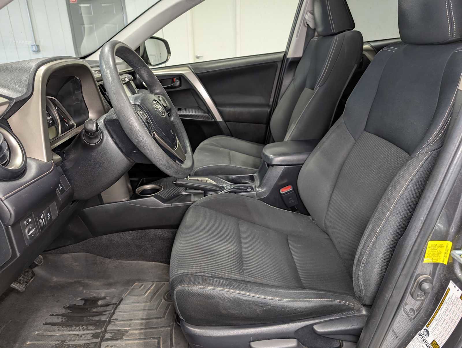 Used 2013 Toyota RAV4 XLE image 4