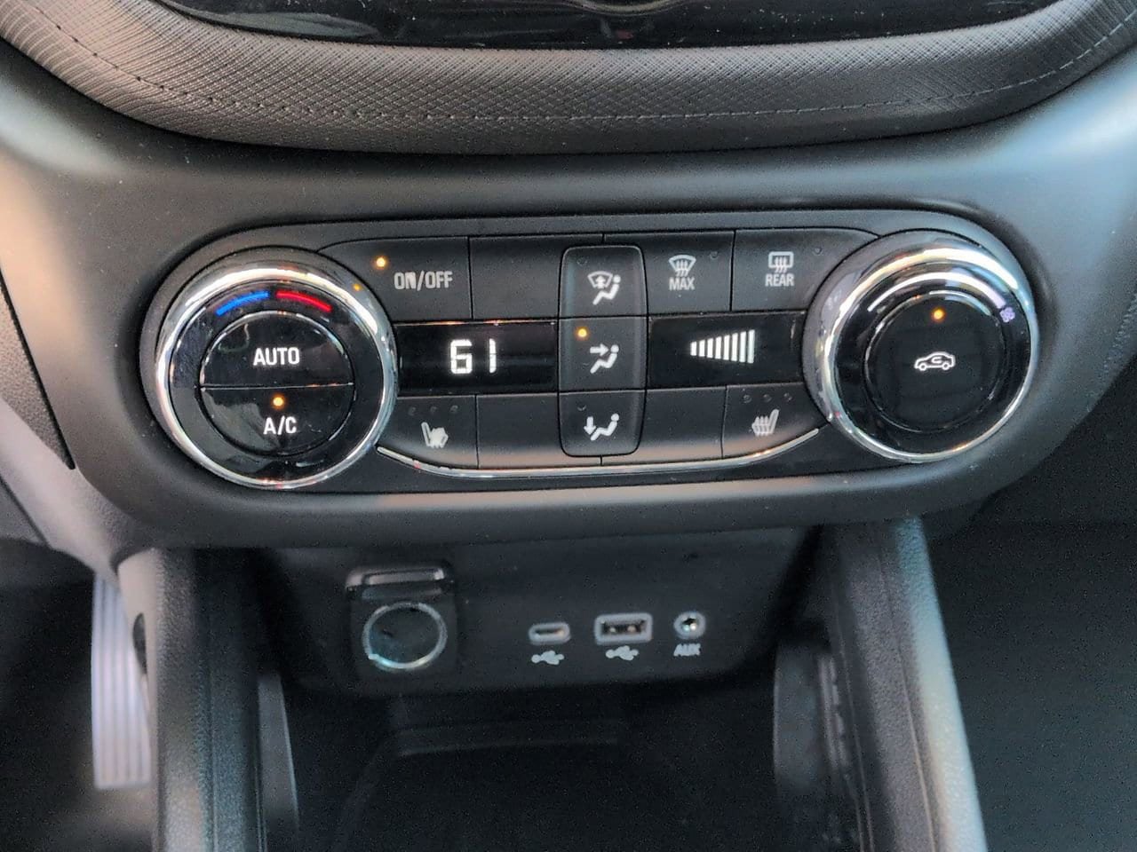 Used 2021 Chevrolet TrailBlazer LT w/ Sun and Liftgate Package FWD image 17