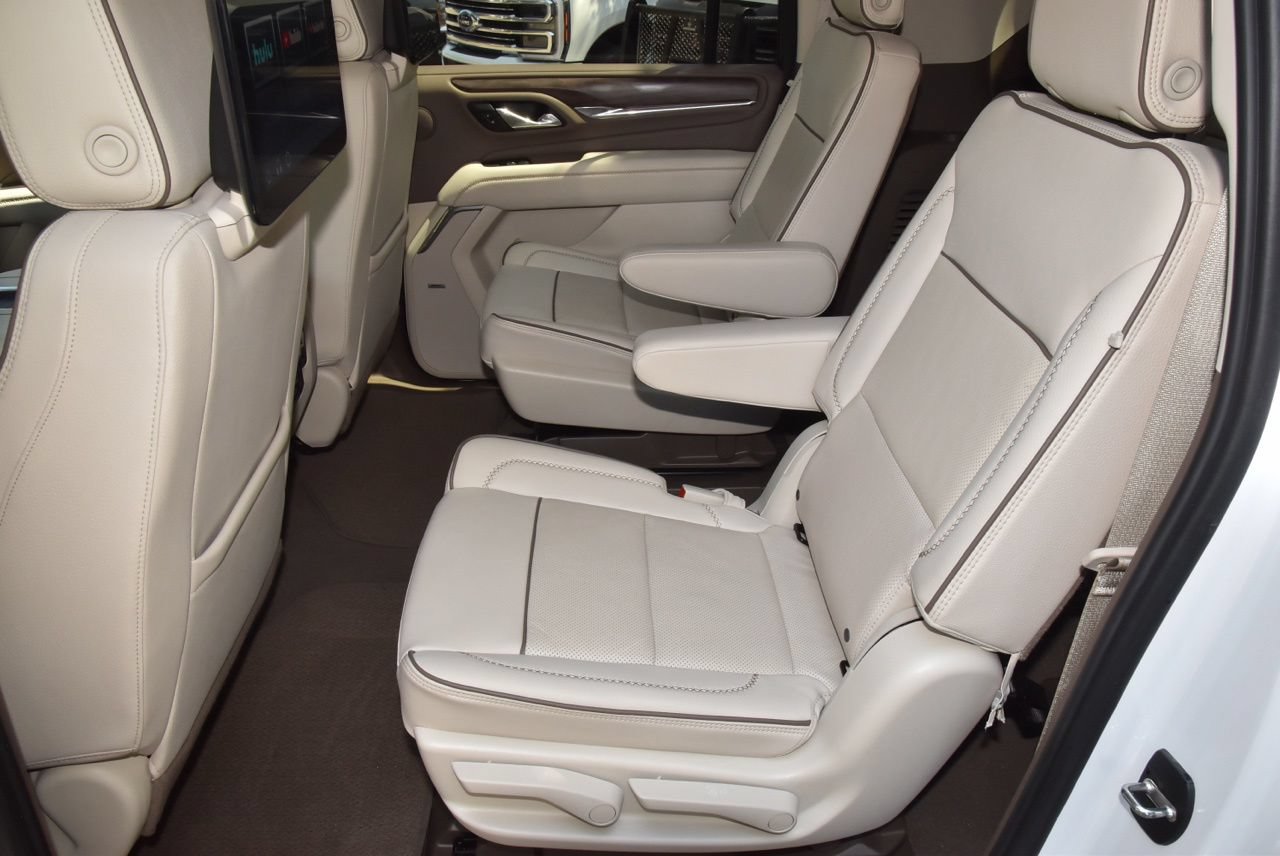 Used 2024 GMC Yukon XL Denali w/ Advanced Technology Package AWD/4WD image 14