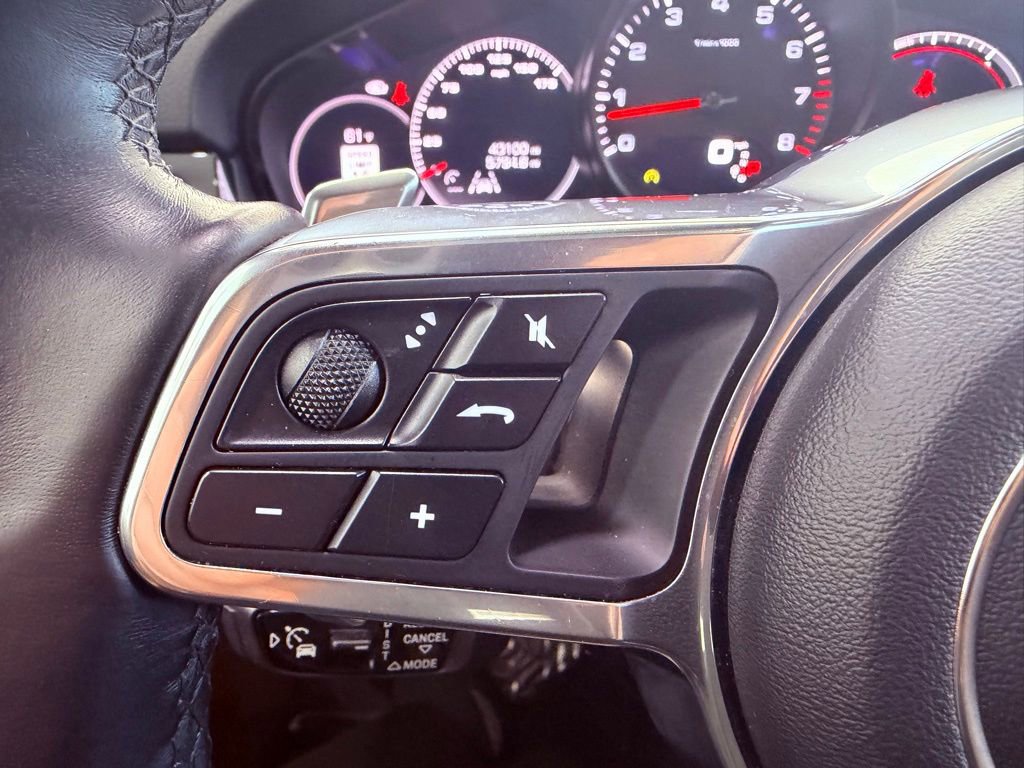 Used 2020 Porsche Cayenne image 22