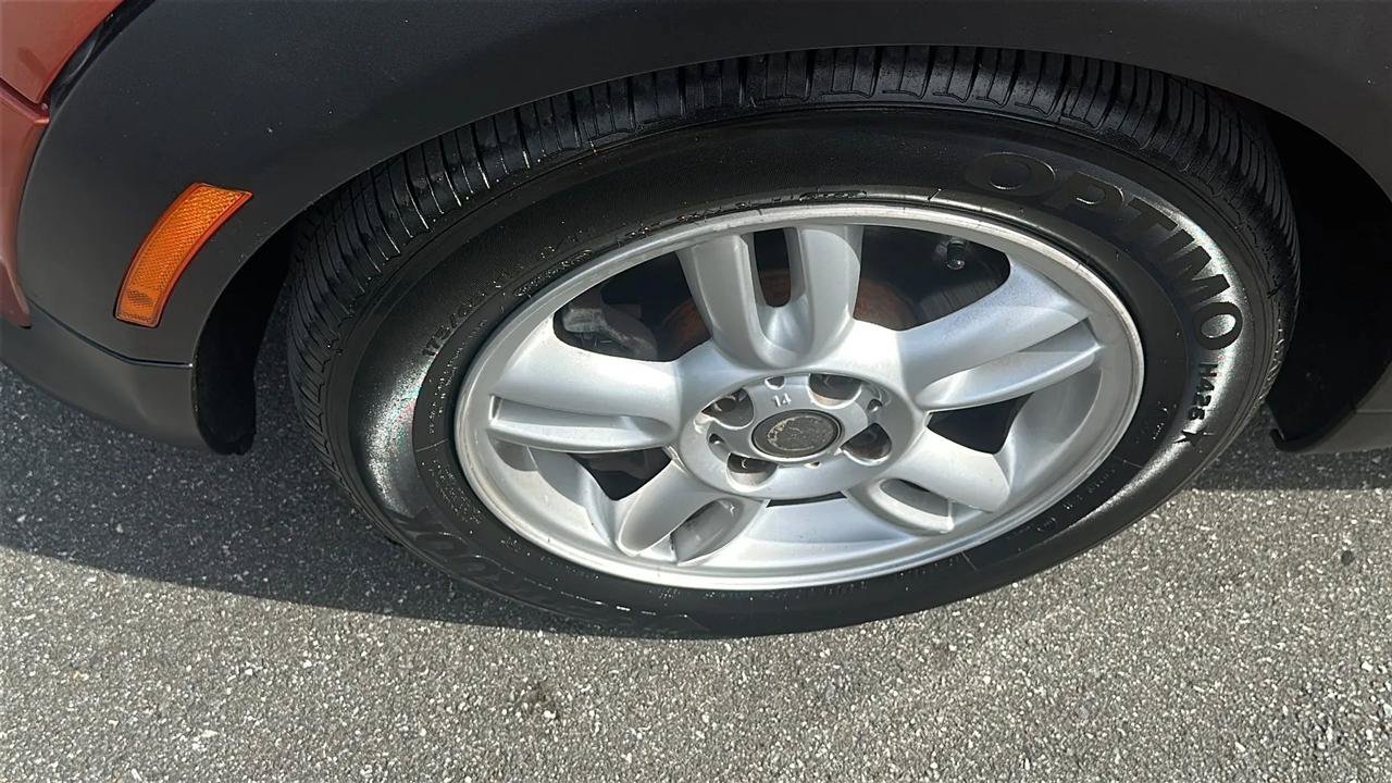Used 2013 MINI Cooper Clubman FWD image 14
