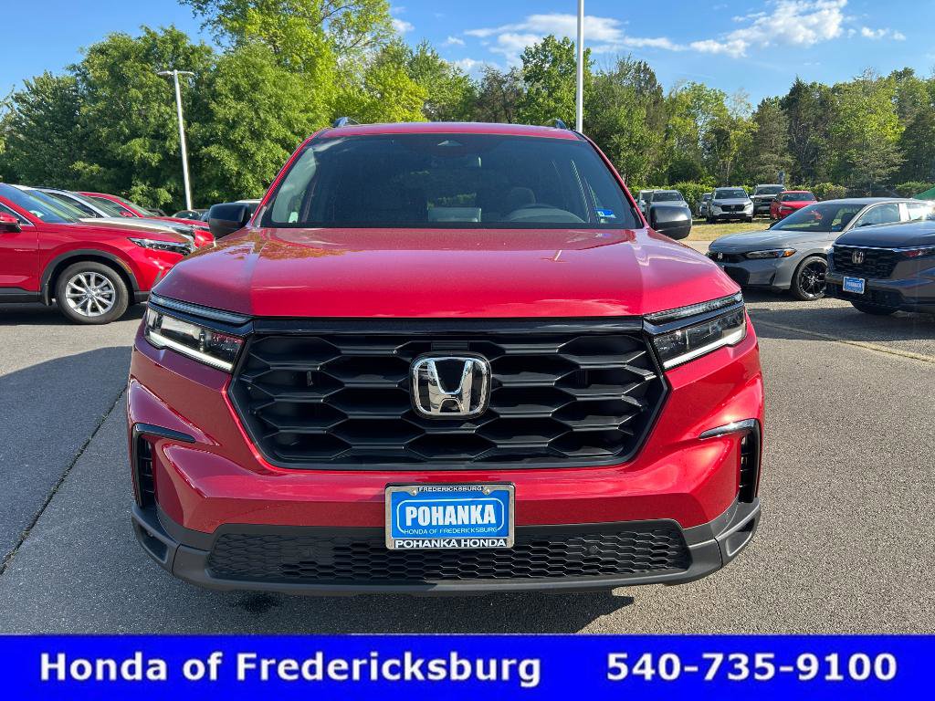 Used 2025 Honda Pilot Sport image 9