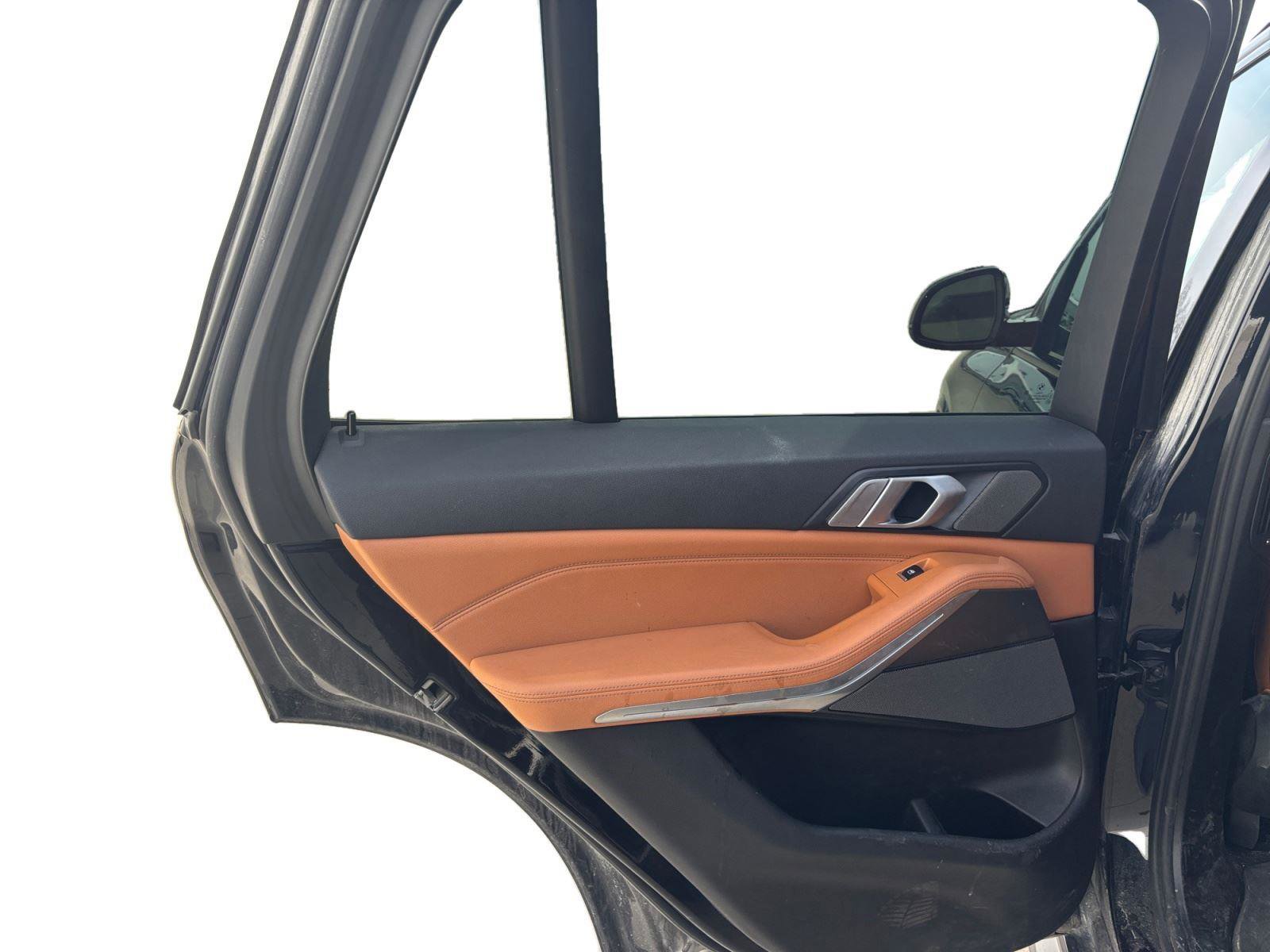 Used 2019 BMW X5 xDrive40i w/ M Sport Package image 26