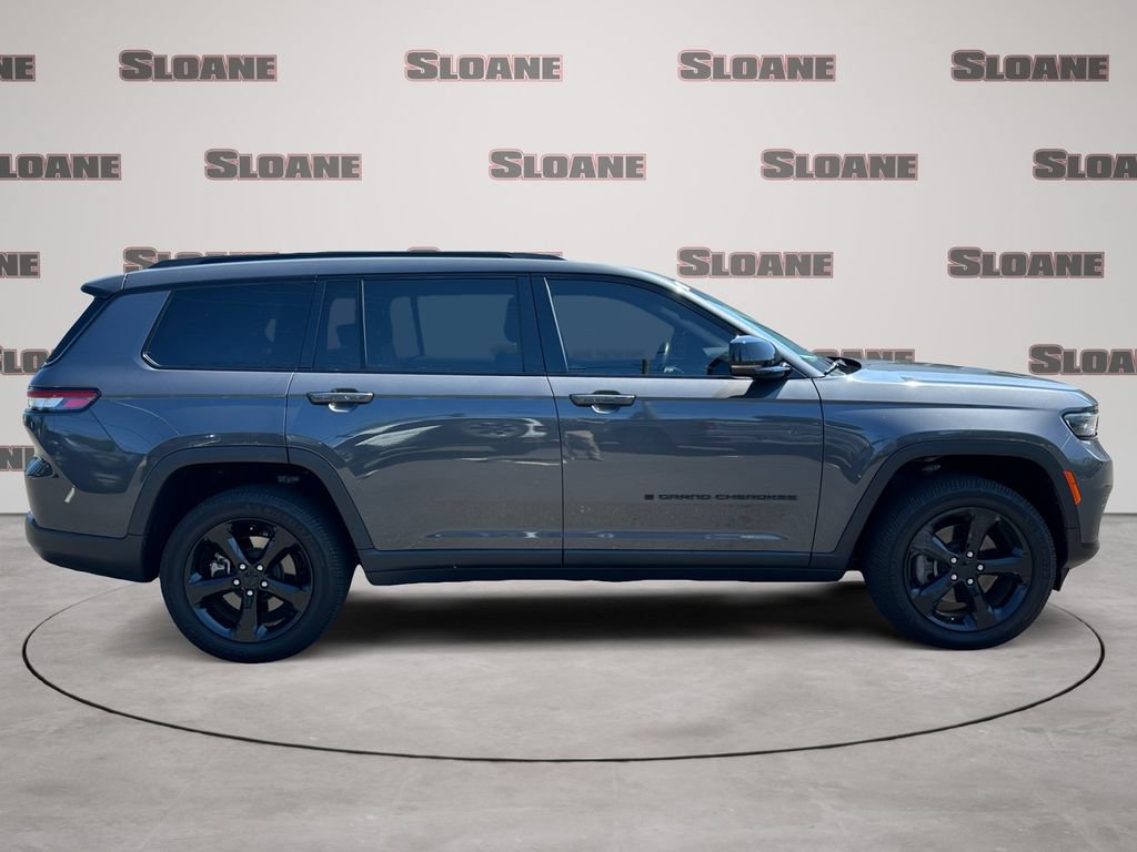 Used 2022 Jeep Grand Cherokee L Laredo AWD/4WD image 6