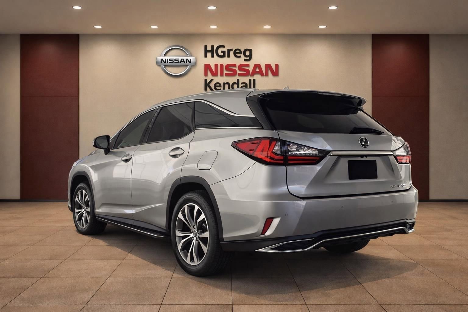 Used 2018 Lexus RX 350L FWD w/ Premium Package image 2