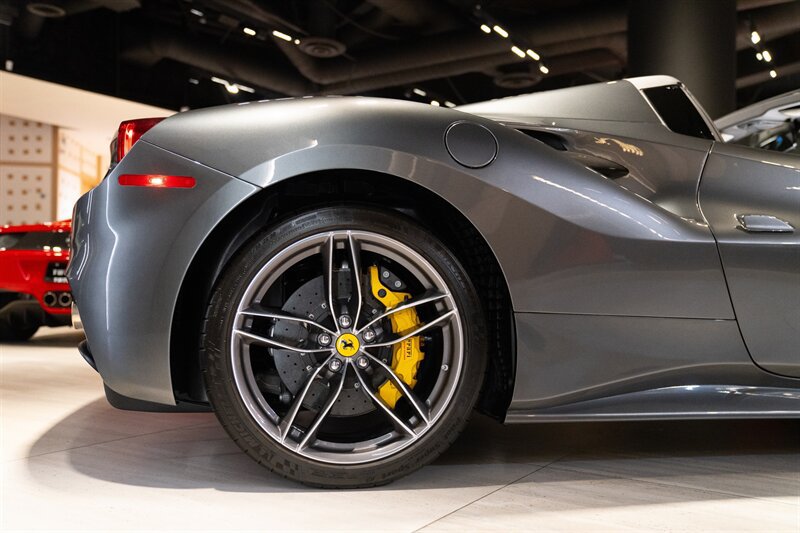 Used 2018 Ferrari 488 Spider RWD image 12