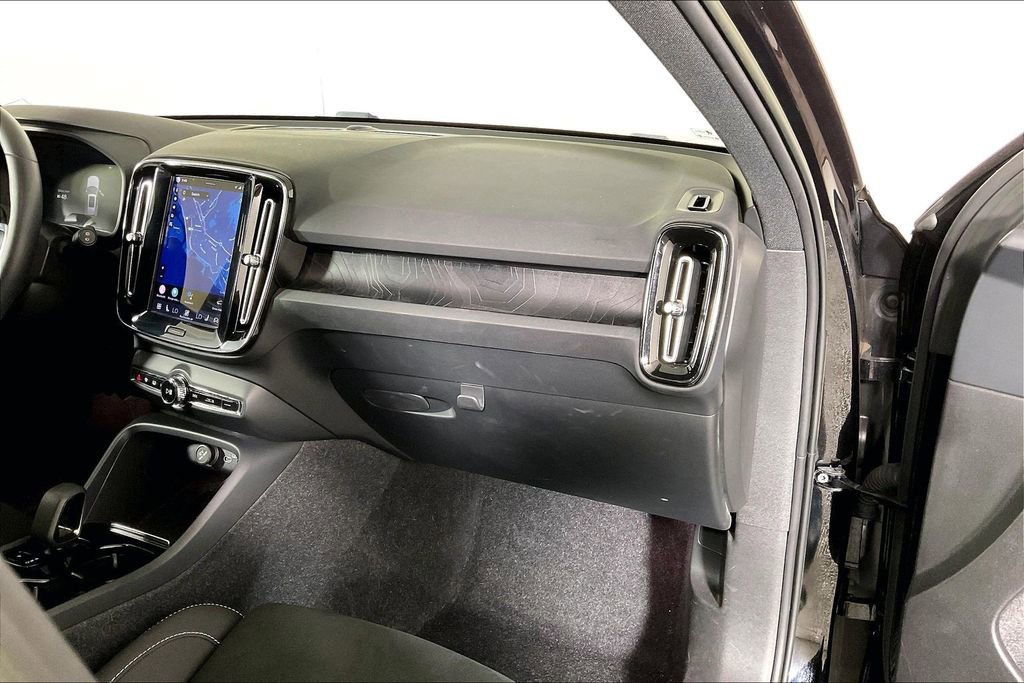 Used 2023 Volvo XC40 Recharge Plus w/ Protection Package Premier AWD/4WD image 16