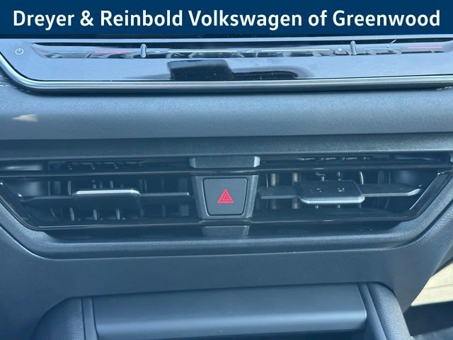 New 2026 Volkswagen Tiguan SE R-Line image 18