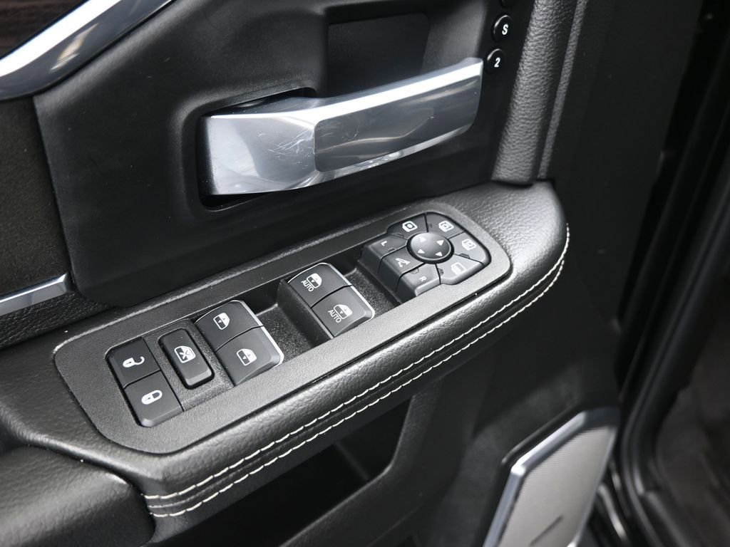 Used 2025 RAM 2500 Laramie image 13