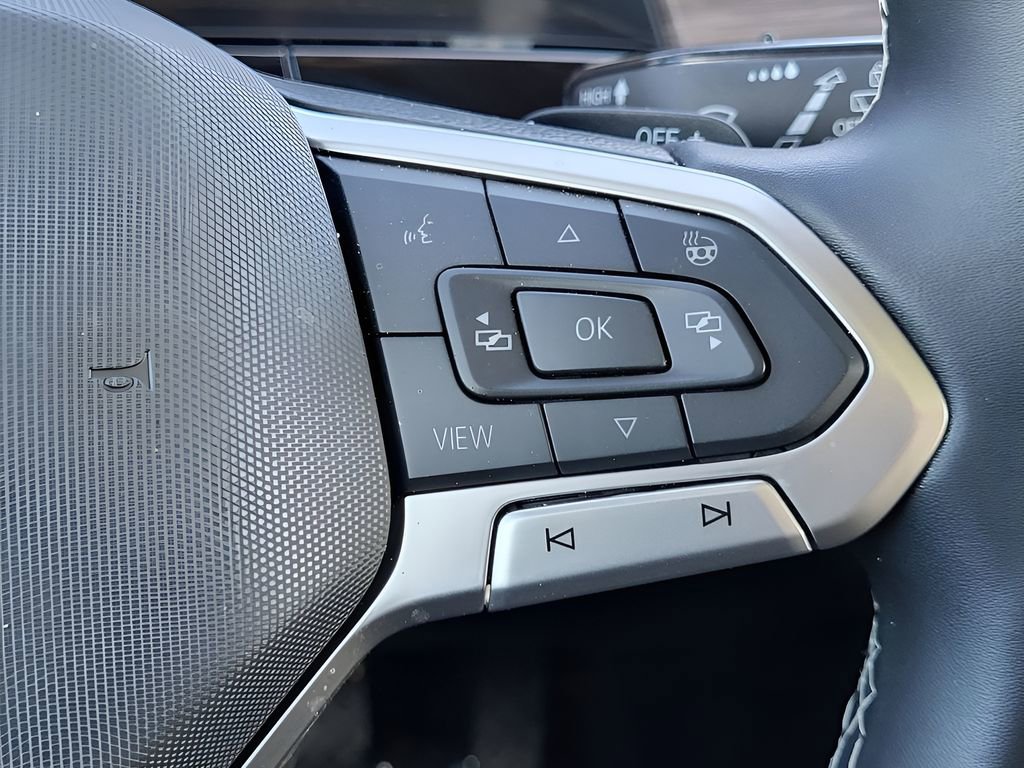 Used 2025 Volkswagen Atlas SEL AWD/4WD image 20