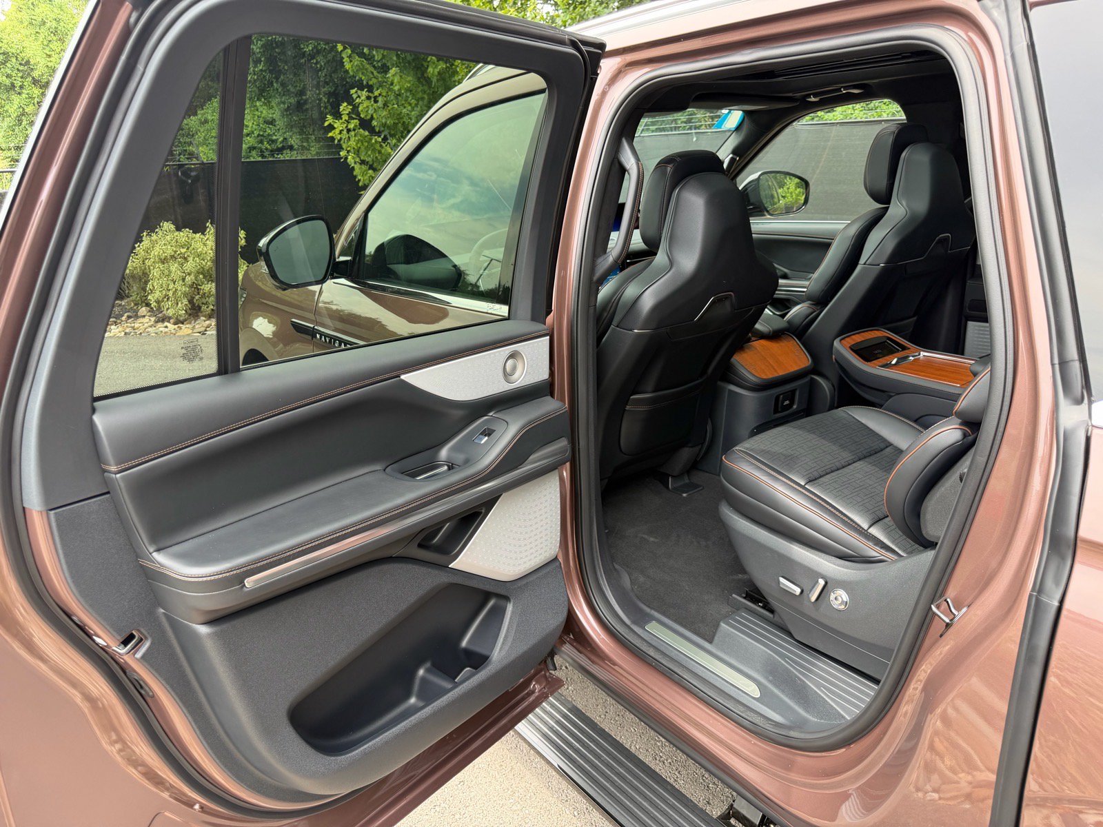 New 2027 Lincoln Navigator L Black Label AWD/4WD image 21