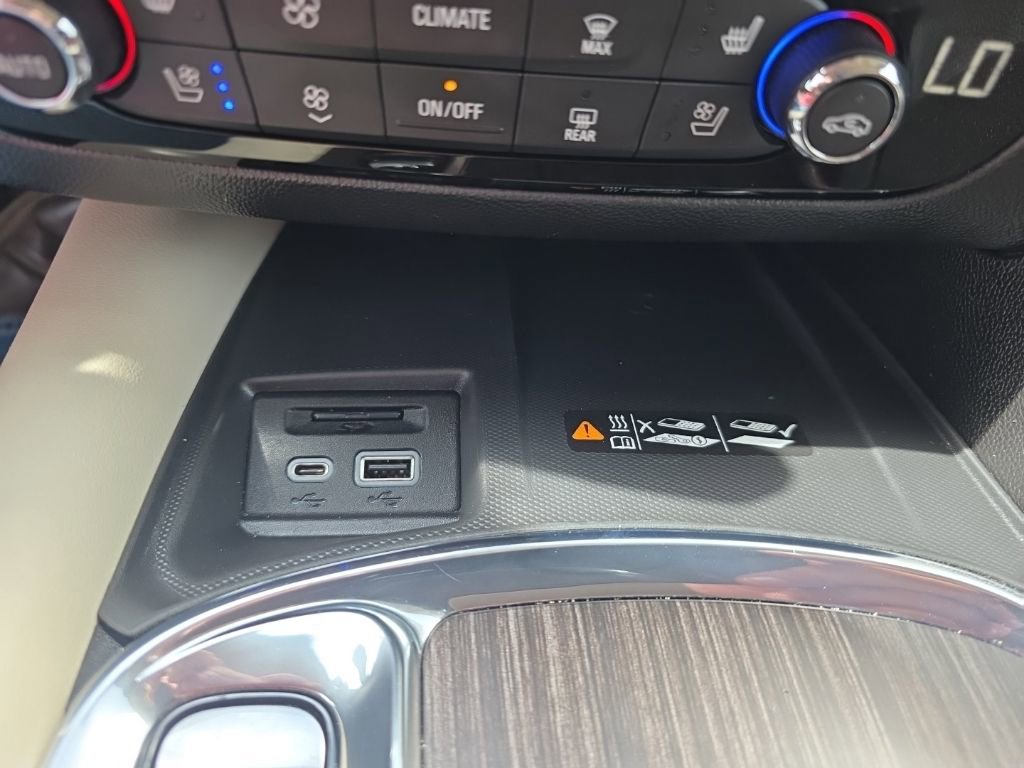 Used 2023 Buick Enclave Avenir FWD image 22