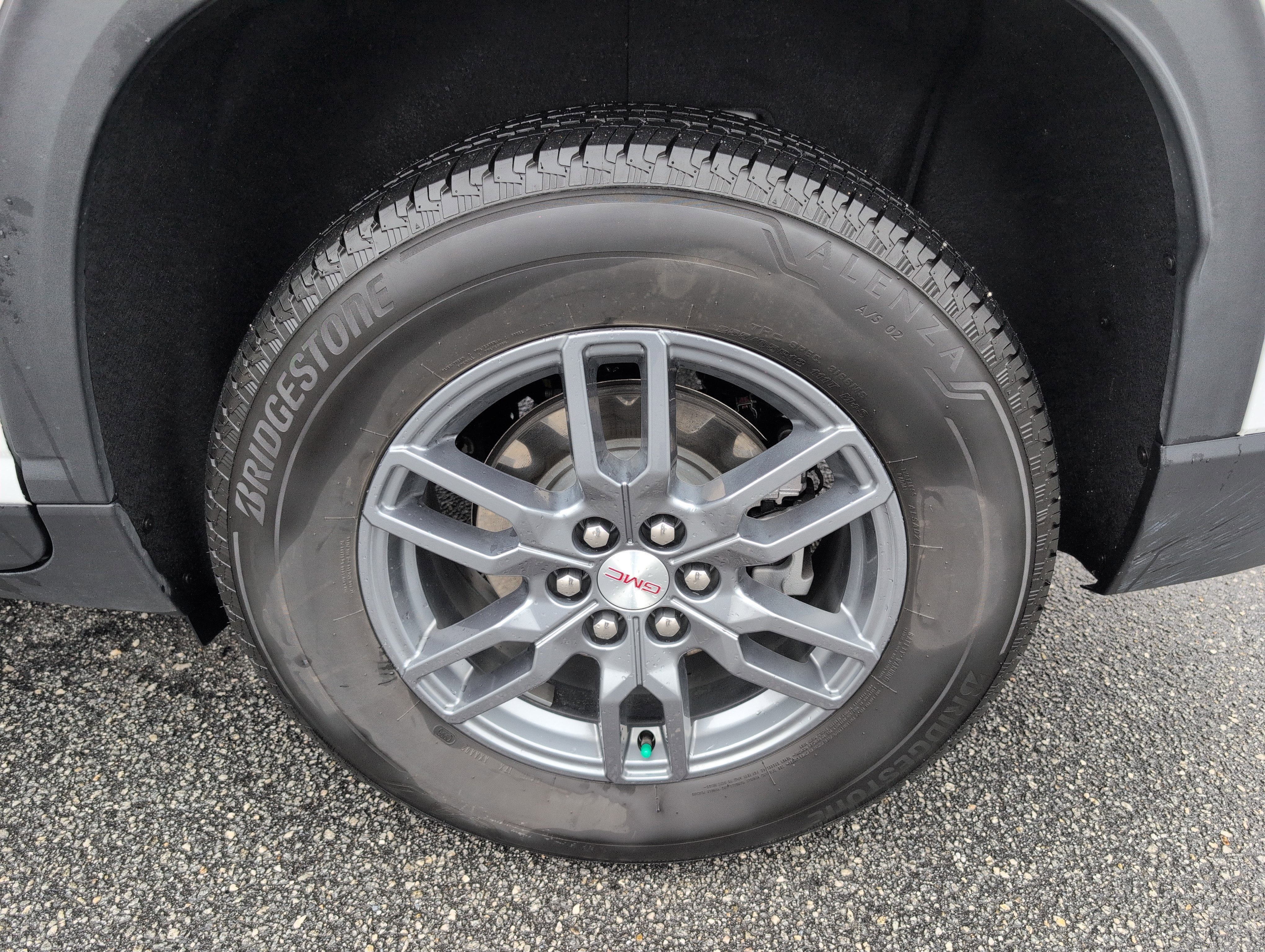 Used 2025 GMC Acadia Elevation image 5