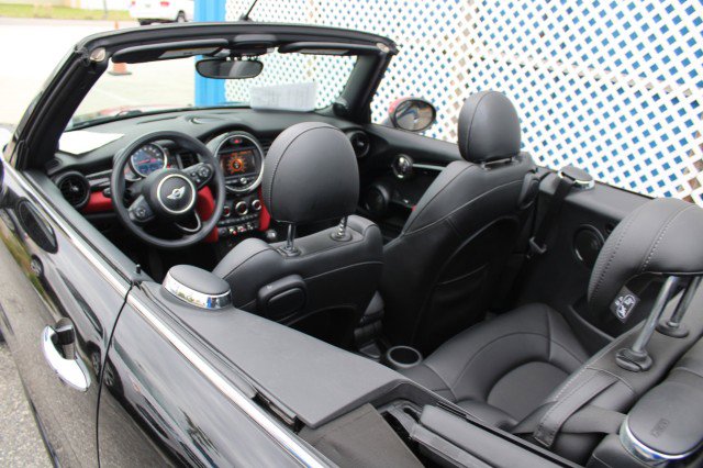 Used 2017 MINI Cooper S image 16