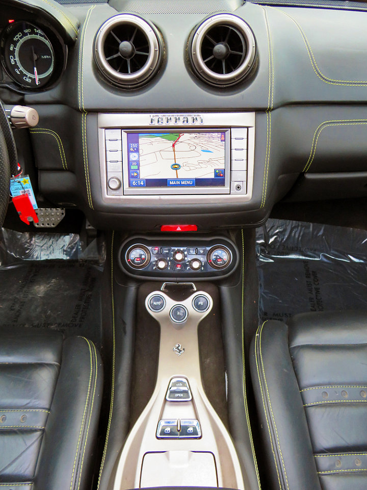 Used 2011 Ferrari California image 32