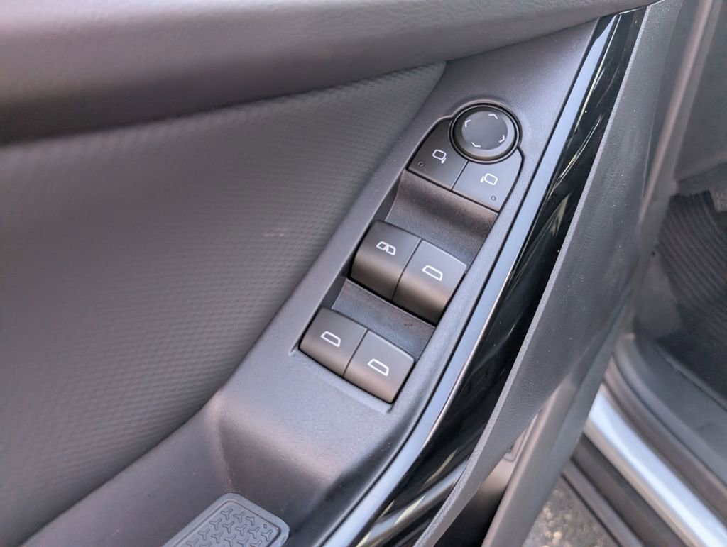 New 2026 Chevrolet Equinox LT FWD image 15