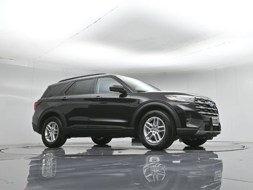 New 2026 Ford Explorer Active RWD image 3