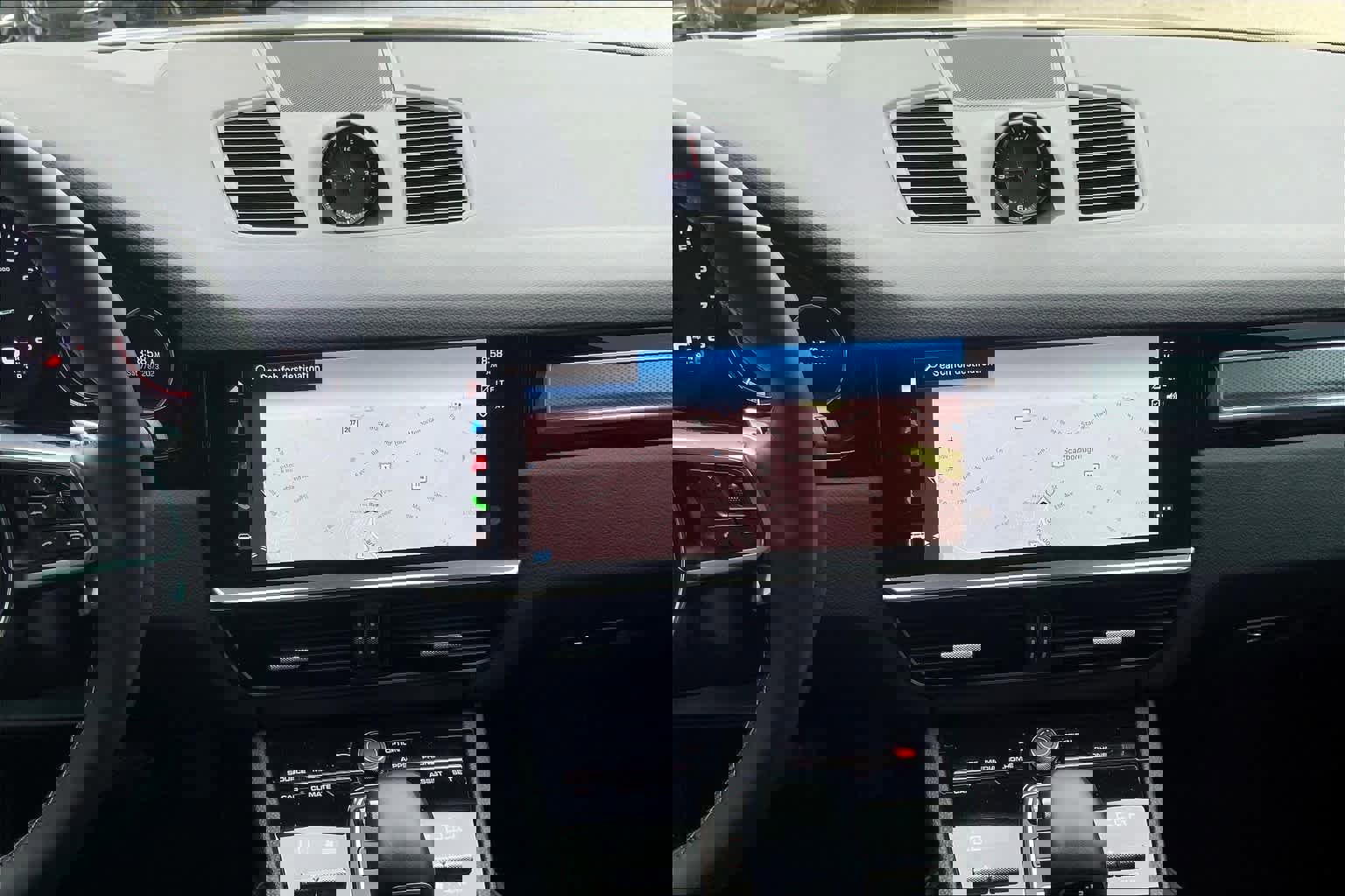 Used 2022 Porsche Cayenne Platinum Edition image 6