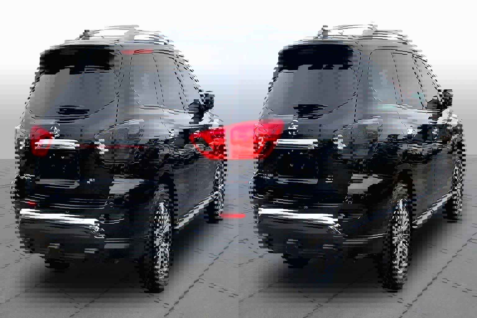 Used 2019 Nissan Pathfinder SL image 13