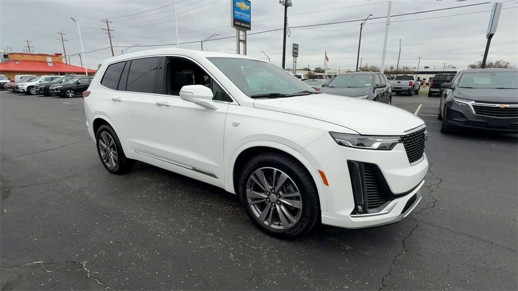 Used 2021 Cadillac XT6 Premium Luxury image 2