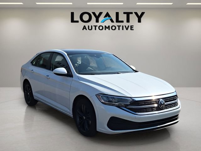 Used 2024 Volkswagen Jetta SE w/ Panoramic Sunroof Package image 7