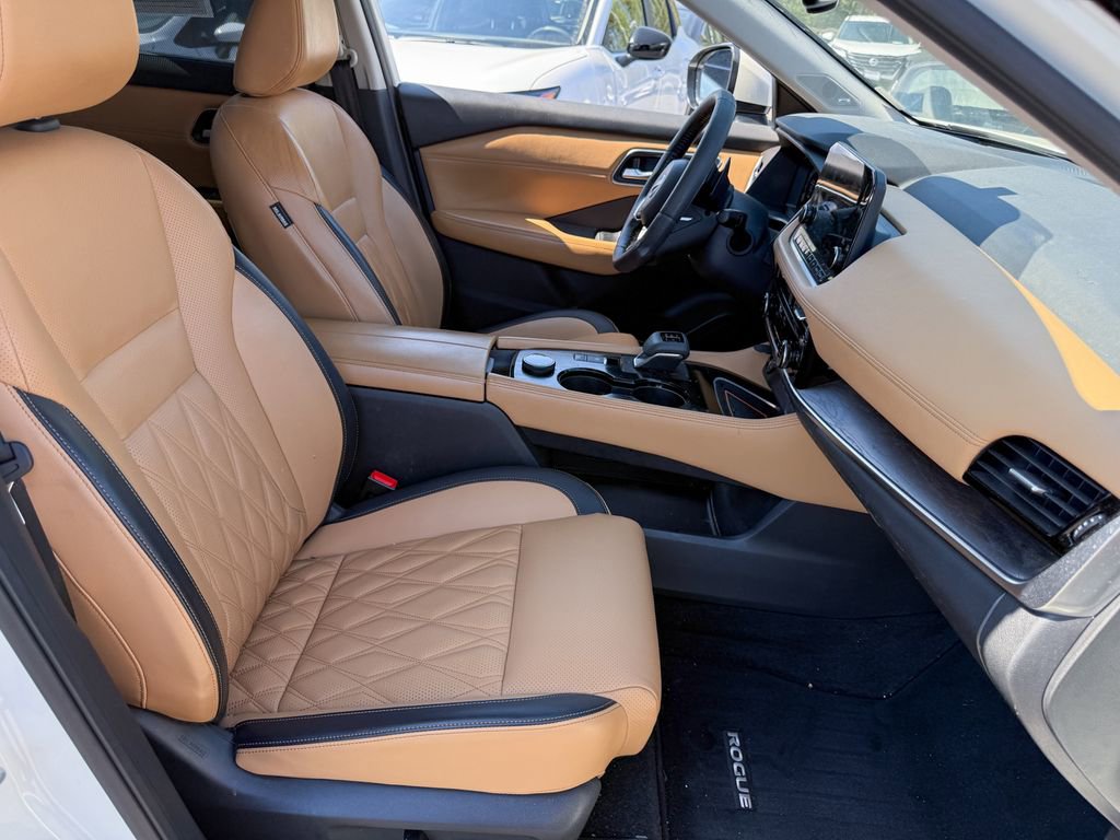 Used 2022 Nissan Rogue Platinum w/ Head-Up Display Package image 9