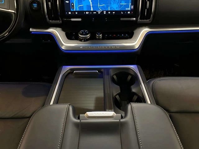 Used 2025 Ford Expedition Max Platinum AWD/4WD image 15