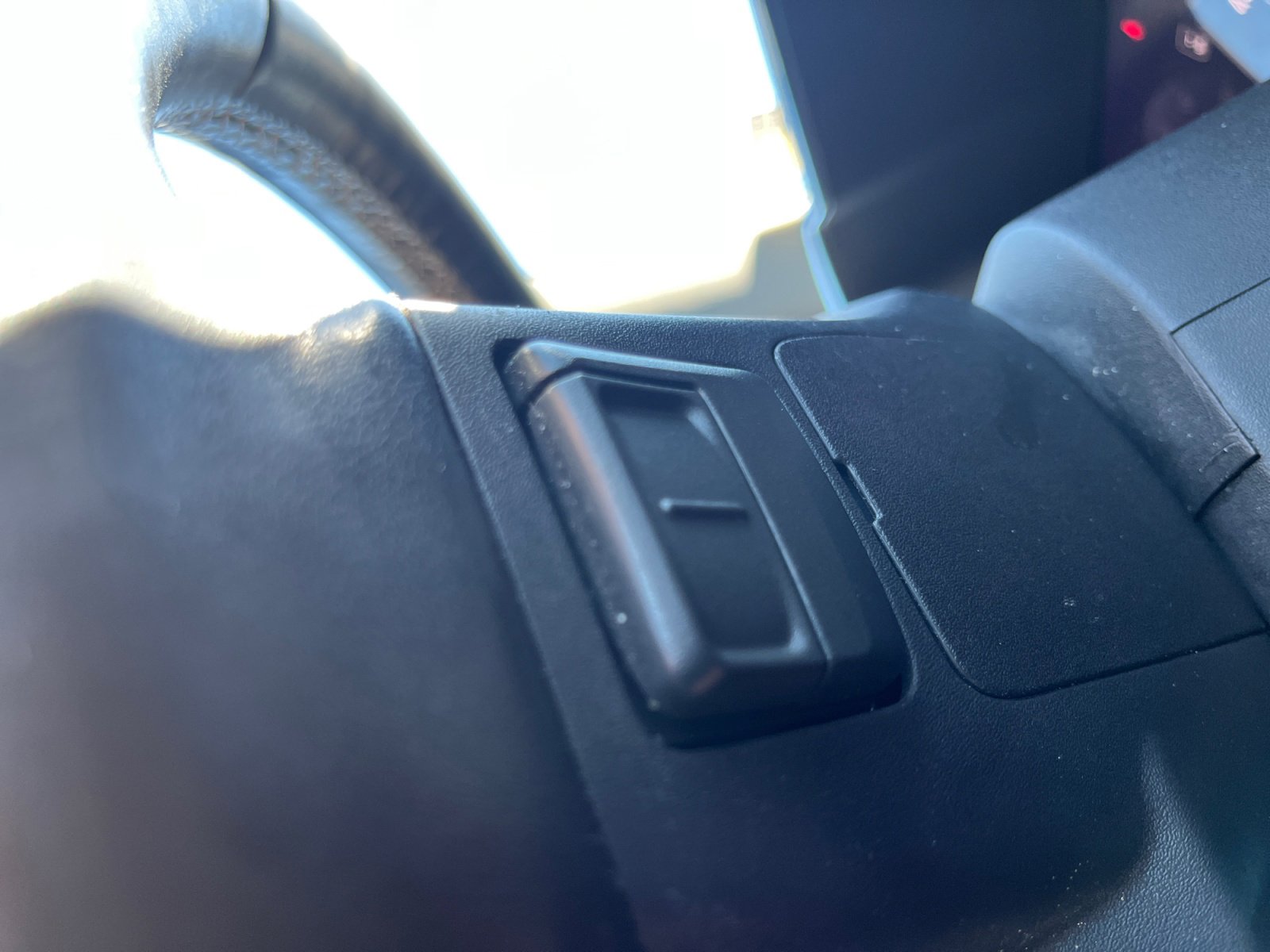 Used 2023 GMC Canyon Denali image 15