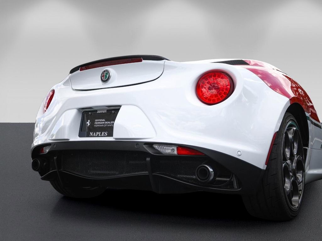 Used 2017 Alfa Romeo 4C Coupe w/ Coupe Track Package 1 RWD image 17