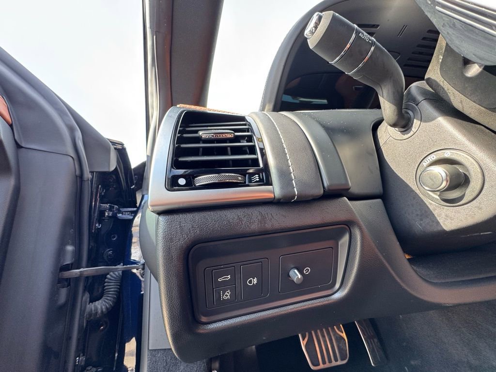 Used 2023 Jaguar F-TYPE R-Dynamic image 21